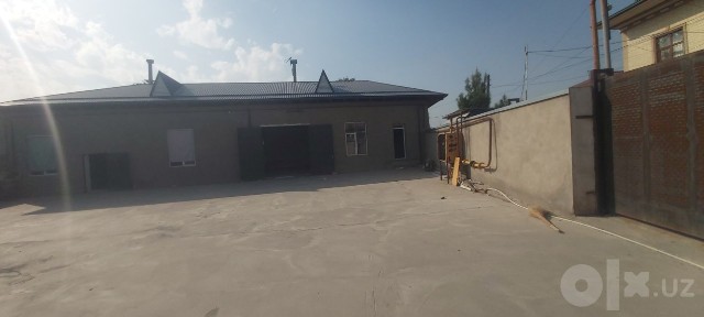 Юкори Чирчикский район Янгибазар нежилое 8,3-сотки 1-этажное здание