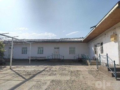 10 хонали ховли сотилади