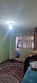 2 xonali katta balkonli kvartira sotiladi.