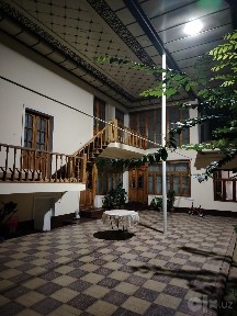 Yunusobod tumani Zenitda hovli sotiladi 7 sotix 7 xona