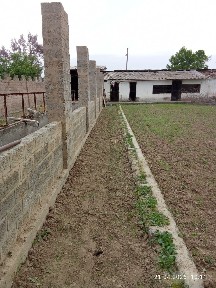 uy sotiladi srochno 10 sotiq 4 xona