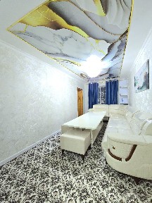 Срочна 2х комнатная в новостройке вдоль дороги рядом с Фемили парк.