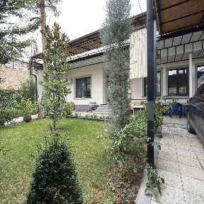 Продажа уютного домика 2,5 сотки Паркентский ор: р кафе у влада