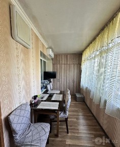 Чиланзар 23. Продается 4/4/5 кирпич 75 квадратов балкон 2/6