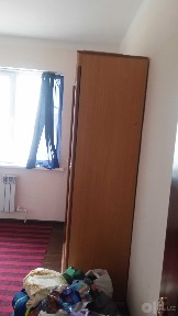 Уй сотилади Хамро бобо тўйхогаси орқа томонида.