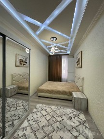 Srochna Uzbekistanskiyda 2 xonalik 4-etaj uy sotiladi.