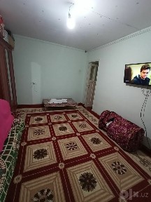 Продам спутник8 1ком 1этаж 2этажки в деревянном доме в хорошем месте