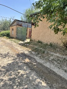 Uchastka sotiladi