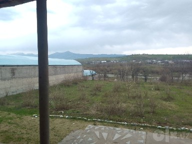 Hovli uy sotiladi