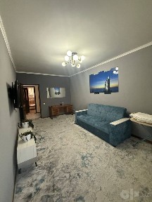 Срочно продается квартира госпитальный базар 2-комн 5-этаж балкон 2,35