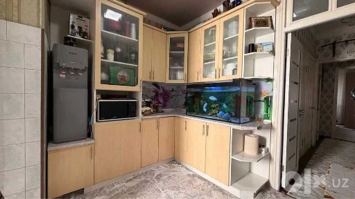 Продаётся квартира Юнусабад14 5 ком 110 м2 балкон 2х9 чистим ремонтом
