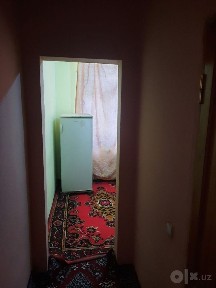 Барча жихозлари билан бирга 2 хонали гиштли квартира тезда сотилади
