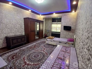 Мирзо Улуғбек тумани, Буюк Ипак Йўли метро бекати яқинида.