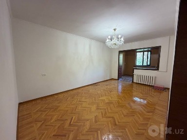 ПРОДАЕТСЯ 2/3/4 Ор. р: ул. Саид Барака ГУВД 77 серия 70м2