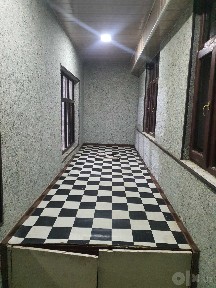 Kvartira olmaliqda ijaraga oilaga beriladi. 5/1 nomer 1 choyxonasi