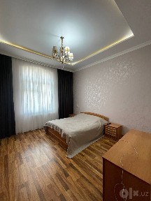 Уй Учаска сотилади 6 сотих 6 хона