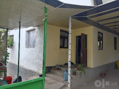 Срочно продаётся дом в посёлке Искандер в доль трассы