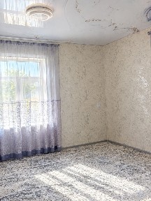 1 хонали уй сотилади. Ховос туманида.
