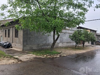 Uchtepa tumanidan 2,19 sotixli hovli sotiladi