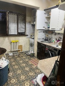 Юнусабад-6, 3-комнатная, чистая, не торец.