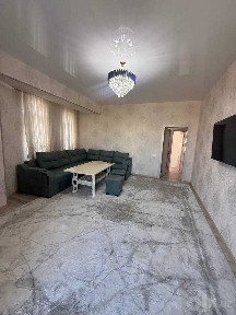 5-mikrorayon lagmaniydan 2 xonali kvartira sotiladi. 65900$