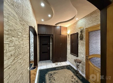 Yunsoboda 2kv 3etaj uy sotladi 80kvadrat mebel texnika hammasi qoladi