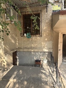 Yashnobod tumanida yashnobot metrosi togrisida 3 xonali dom sotiladi