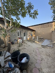 Yosh oila uchun moljallangan 1 sotokli hovli 2 ta xonali. Uchqahramon