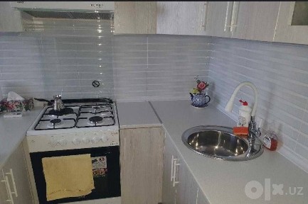 Срочно Срочно сдаёт в аренду 2 комнута адрес азиз базар 300$