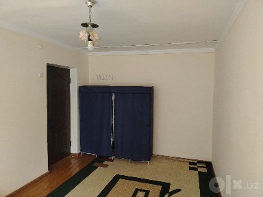 Чирчик ш. Навоий кирпичный дом 1/2/4 28 м² душевой вариант