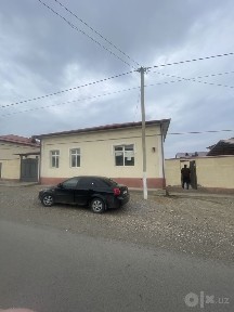 Qizil uy sotiladi