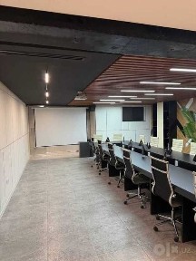 Сдам 500 м² офис в аренду в центре. махтумкули Яшнабадский