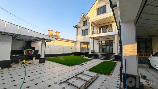 Продам участок 5 соток в центре