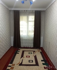 Аренда 2в3/1/4. Болкон 1.5×6. С обстановкой! Массив Феруза!