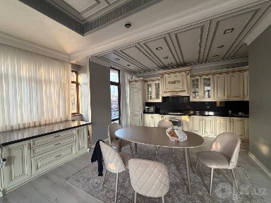 Продается 3х ком квартира, ориентир: Яккасарай Туйхона, 200м²