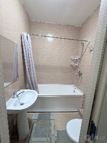 Olmazor siti 2 xonali 8 etaj toza ozoda