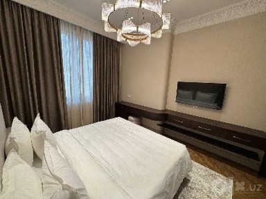 Сдаётся квартира с авторским ремонтом на Мирабаде, ор-р: ЦУМ