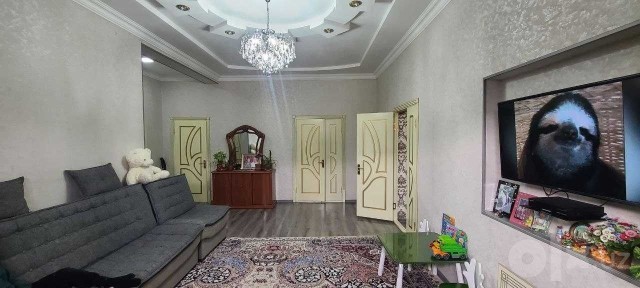 Ховли в Яшнабаде, Олмос махалля.
