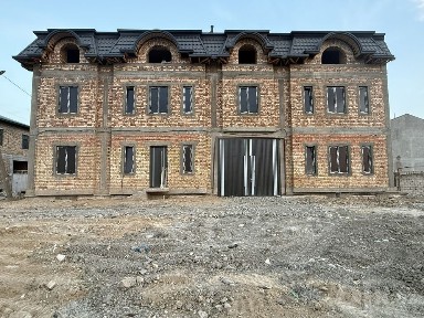 Yangi qurilgan imorat Minerva city yonida