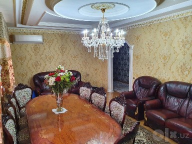 Продаётся Миробадском районе 3+3 комнатная квартира с монсардой