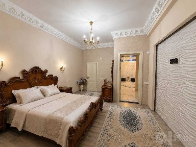 Сдается в аренду 5-и комнатная квартира (180м2)