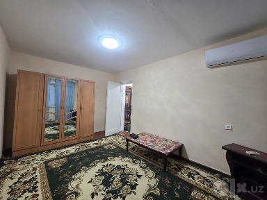 Zudlik bilan frunze masifda 1xonali kv ijaraga beriladi