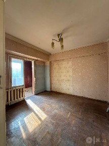 Срочно центр Цум 2 х ком без ремонта Космонавты Ойбек