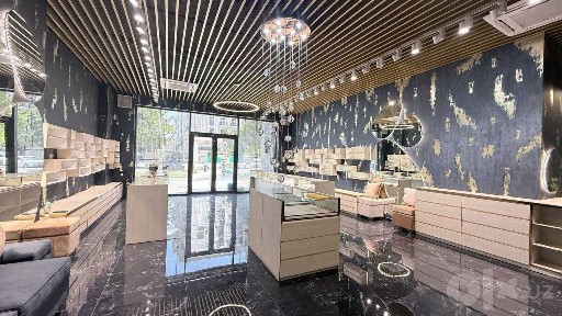 Коммерческое помещение в ЖК Gardens 131 м2