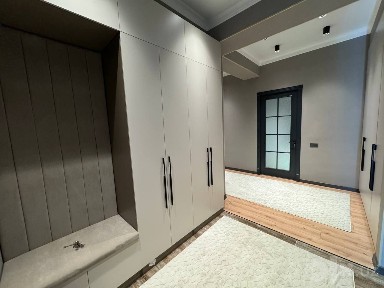 Новостройка Юнусабад 13 4 ком/5 этаж/8 кирпич 88м²