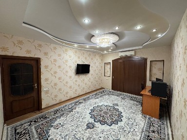 Срочно продаётся 3 ком квартира Юнусабад бозор ор-р