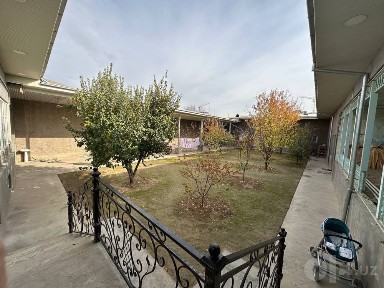 Yunusobodda hovli sotiladi yer narxida