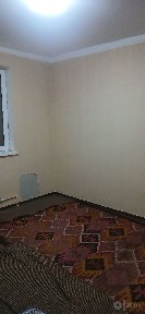 5 etajli domning 4 chi etajida kvartira bor 2 xonali 1 xona boʻsh.