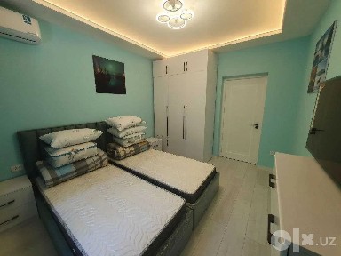 Сдаётся 3-комн метро Космонавтов, 65.3 м²