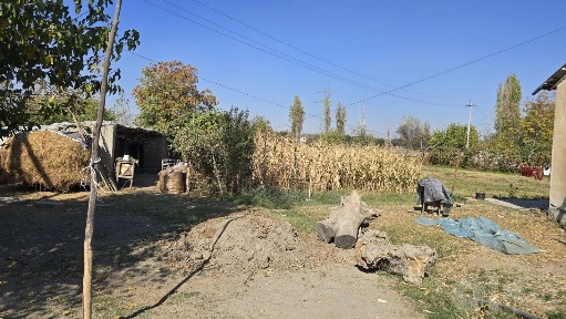 Samarqand jomboy parsezd trassa yonginasida biznes va yashash uchun tr